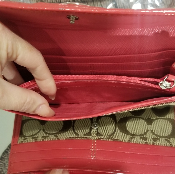COACH Khaki Signature C Wallet w/ Watermelon Patent Leather - Picture 9 of 12